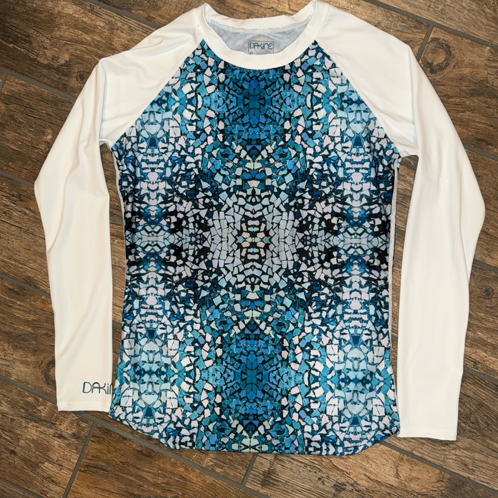 Dakine Women's White Sleeve Blue Mosaic Long Sleeve Rash Top